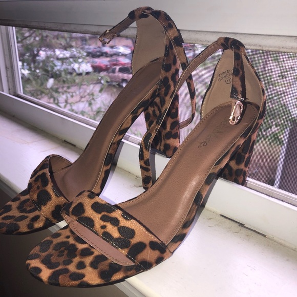 Heels - Picture 7 of 7